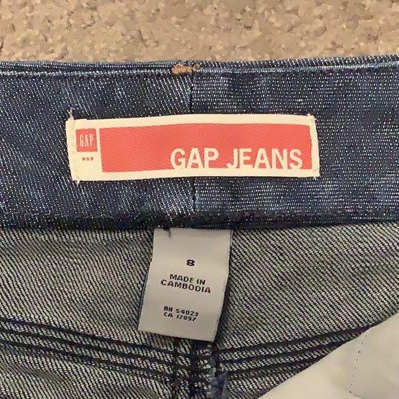 Ladies Gap jean skirt - Picture 2 of 3